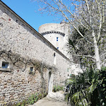Photo n° 6 de l'avis de FeuAkox. fait le 27/04/2019 à 11:54 pour Château de Crosville sur Douve à Crosville-sur-Douve