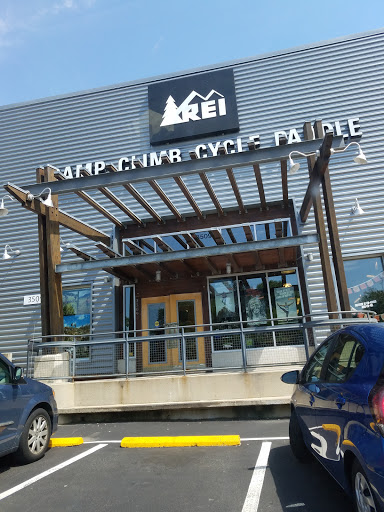 Camping Store «REI», reviews and photos, 3509 Carlin Springs Rd, Falls Church, VA 22041, USA