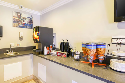 Econo Lodge San Bernardino I-215 image