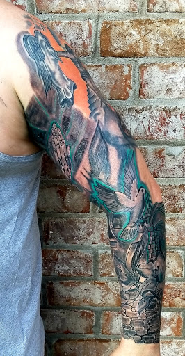 Explore hibiscus tattoo ideas, creative tattoo ideas in Meridian, available at SK-Tattoo1