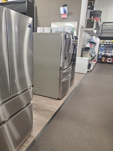 Electronics Store «Best Buy», reviews and photos, 550 Grossman Dr, Braintree, MA 02184, USA
