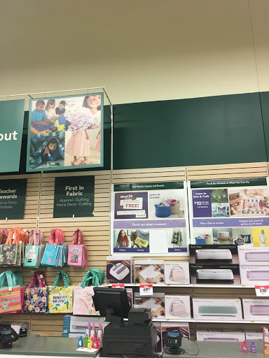 Fabric Store «Jo-Ann Fabrics and Crafts», reviews and photos, 11215 Causeway Blvd, Brandon, FL 33511, USA