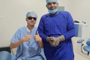 Dr Anand Pasari MS(PGI), DNB,FICO(Cornea Specialist Surgeon),MRCS (UK)(Best Eye Specialist /Cornea /LASIK Laser eye surgery in Nagpur/Keratoconus Treatment / Corneal Topography in Nagpur ) image