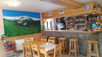 Atmosphère du Restaurant Le Chamechaude à Saint-Pierre-de-Chartreuse - n°1
