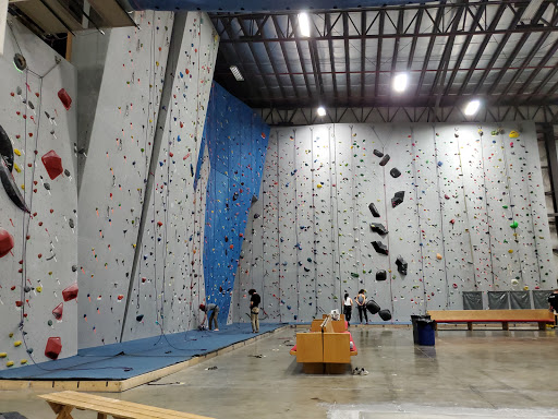 Rock Climbing Gym «Hoosier Heights Indianapolis», reviews and photos, 9850 Mayflower Park Dr, Carmel, IN 46032, USA