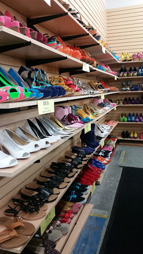Shoe Store «Footsies Shoe Warehouse», reviews and photos, 1077 Baker St, Costa Mesa, CA 92626, USA