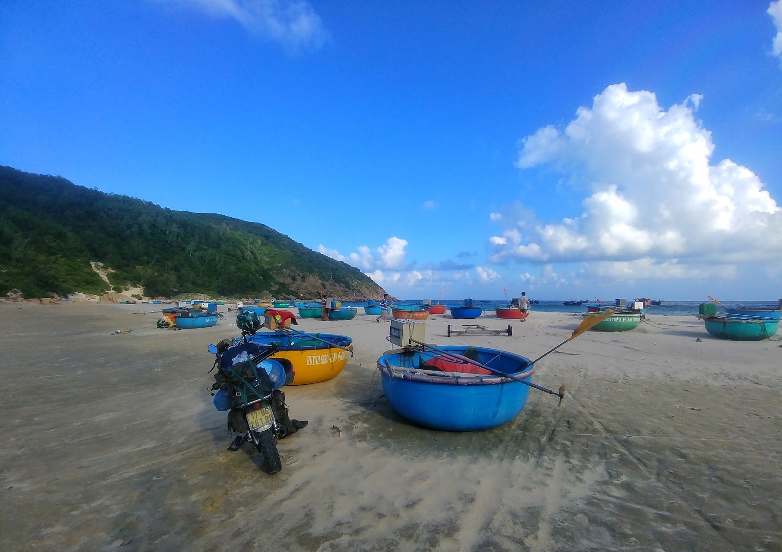 Φωτογραφία του Bai Nom Beach με επίπεδο καθαριότητας πολύ καθαρό