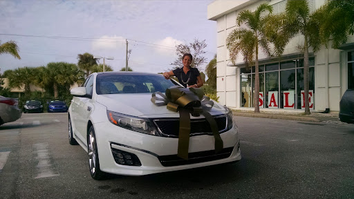 Kia Dealer «Airport Kia Naples», reviews and photos, 3325 Westview Dr, Naples, FL 34104, USA