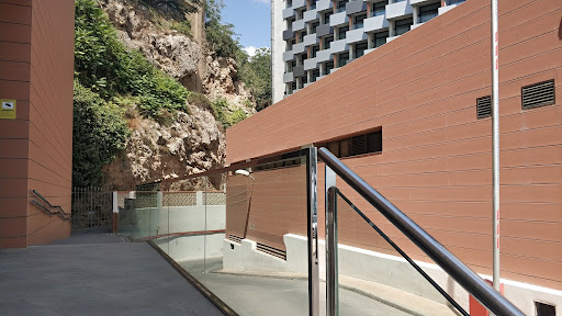 Acceso ascensor en Torremolinos