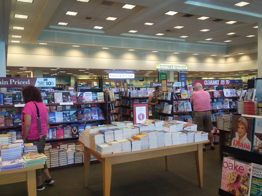 Book Store «Barnes & Noble», reviews and photos, 58 S 32nd St, Camp Hill, PA 17011, USA