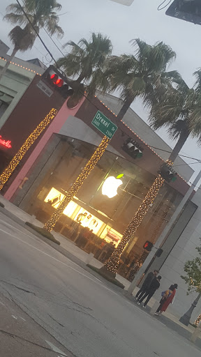 Computer Store «Apple Highland Village», reviews and photos, 4012 Westheimer Rd, Houston, TX 77027, USA