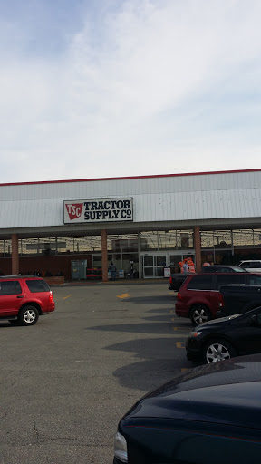 Tractor Supply Co., 1701 Massey Blvd #629, Hagerstown, MD 21740, USA, 