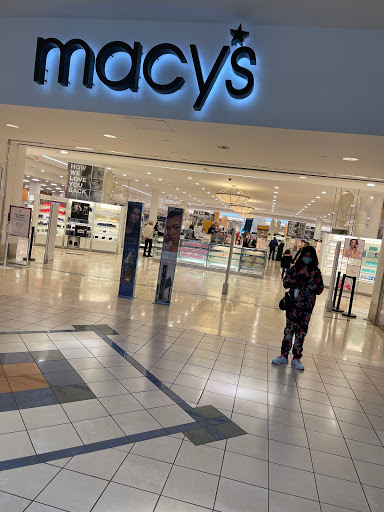 Shopping Mall «Willow Grove Park Mall», reviews and photos, 2500 W Moreland Rd, Willow Grove, PA 19090, USA