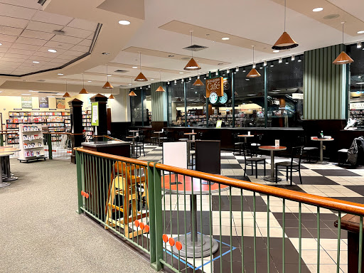 Book Store «Barnes & Noble», reviews and photos, 7 Holyoke St, Holyoke, MA 01040, USA
