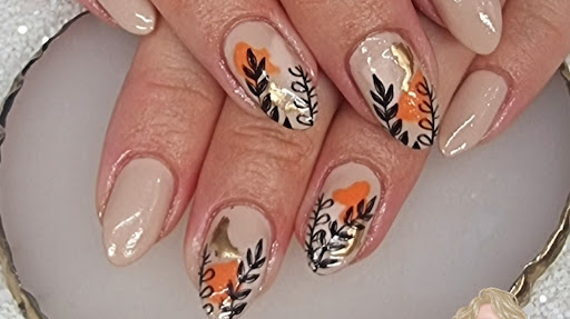 Ruth Clench - Nail Artist