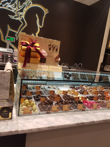 Shopping Mall «The Shops at Liberty Place», reviews and photos, 1625 Chestnut St, Philadelphia, PA 19103, USA