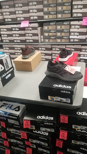 Sporting Goods Store «Big 5 Sporting Goods», reviews and photos, 705 E Birch St, Brea, CA 92821, USA