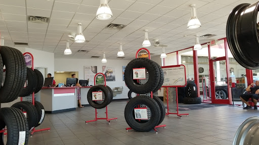 Tire Shop «Discount Tire Store - Lubbock, TX», reviews and photos, 1702 Avenue Q, Lubbock, TX 79401, USA