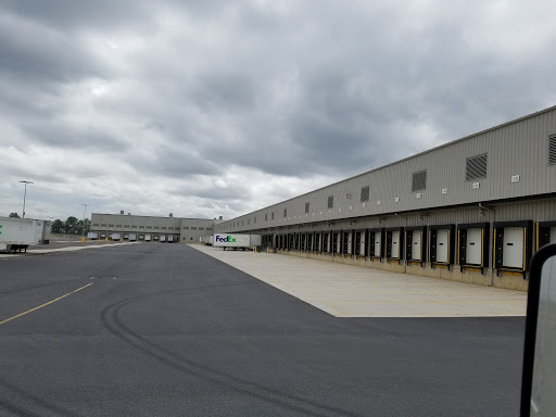 Mailing Service «FedEx Ground», reviews and photos, 6833 W 75th St, Chicago, IL 60638, USA