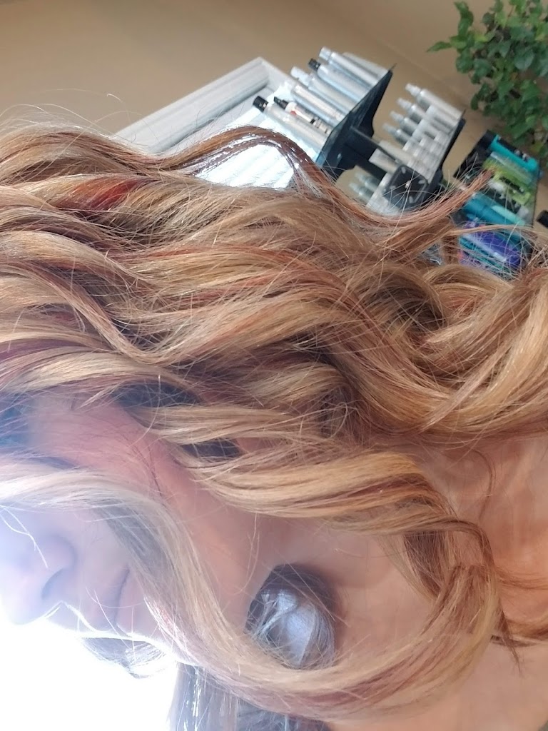 Mirror Mirror Salon LLC 72730