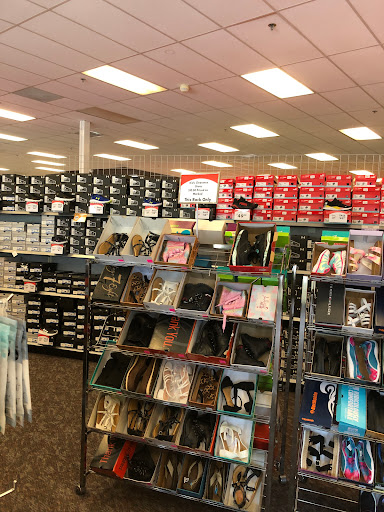 Shoe Store «Shoe Carnival», reviews and photos, 7085 Bakers Bridge Ave, Franklin, TN 37067, USA