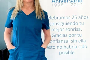 Clinica dental en Parla Marta Conde image
