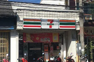 7 Eleven image