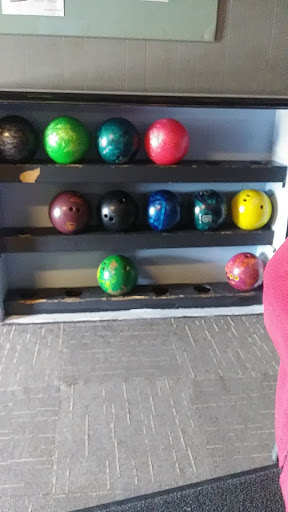 Bowling Alley «Colerain Bowl - Sports Bar - Craft Beer - Lottery - Birthday Parties - Meeting Rooms», reviews and photos, 9189 Colerain Ave, Cincinnati, OH 45251, USA