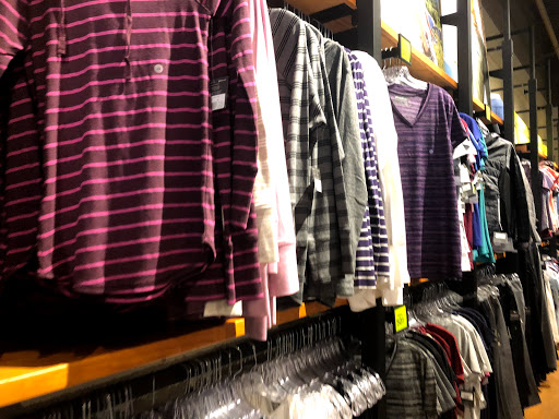 Clothing Store «Eddie Bauer Outlet», reviews and photos, 18501 Outlet Blvd #300, Chesterfield, MO 63005, USA