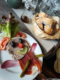 Plats et boissons du Restaurant de spécialités du sud-ouest de la France Auberge Le Bouic à Ayros-Arbouix - n°9