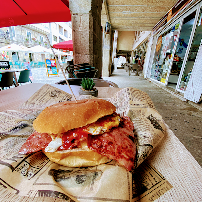 Dadá Burger Bar - P.º de Calvo Sotelo, 8, 36700 Tui, Pontevedra, Spain