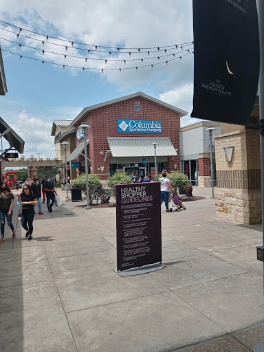 Sportswear Store «Columbia Sportswear Outlet Store at Houston Premium Outlets», reviews and photos, 29300 Hempstead Rd, Cypress, TX 77433, USA