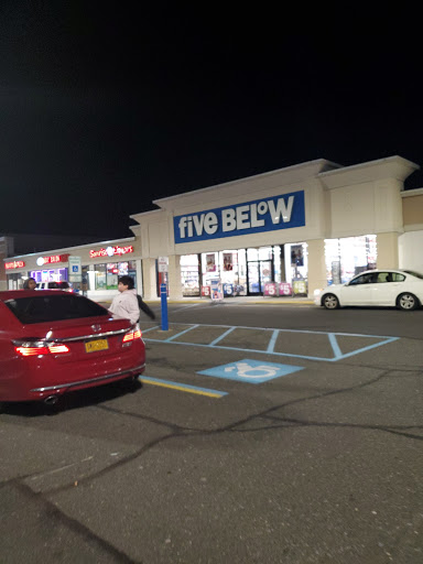 Variety Store «Five Below», reviews and photos, 1851 Sunrise Hwy, Bay Shore, NY 11706, USA