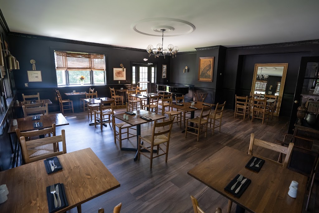 Homeport Tavern 04974