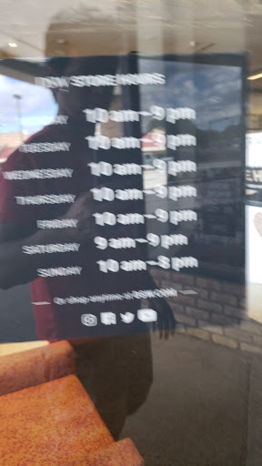 Shoe Store «DSW Designer Shoe Warehouse», reviews and photos, 7291 Mentor Ave, Mentor, OH 44060, USA