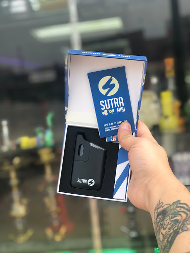 Tobacco Shop «18 Plus Vape & Shop», reviews and photos, 4037 Broadway, Kansas City, MO 64111, USA
