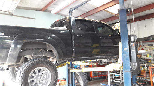 Auto Body Shop «Dominguez Automobile Services», reviews and photos, 201 W Adams Ave, Harlingen, TX 78550, USA