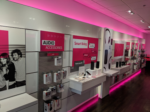 Cell Phone Store «T-Mobile», reviews and photos, 3320 Wheaton Way, Bremerton, WA 98310, USA