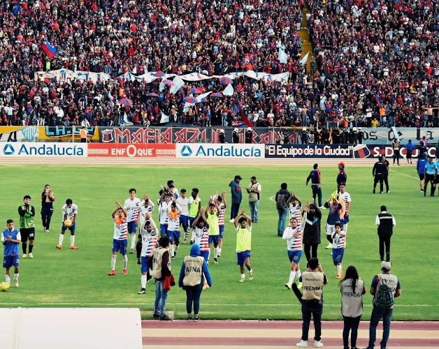 Opiniones de Cancha Quito Corazón en Quito - Campo de fútbol