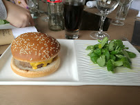 Hamburger du Restaurant français Là-Haut sur la Colline Restaurant à Saint-Cyr-au-Mont-d'Or - n°5