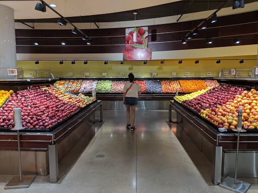 Supermarket «Cermak Fresh Produce», reviews and photos, 4000 W Diversey Ave, Chicago, IL 60639, USA