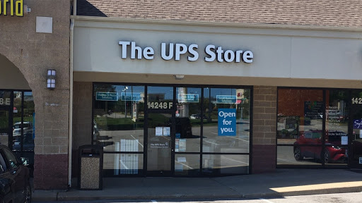 The UPS Store, 14248 Manchester Rd, Manchester, MO 63011, USA, 