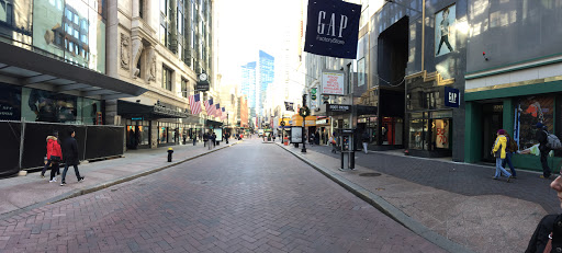 Clothing Store «Gap Outlet», reviews and photos, 411 Washington St, Boston, MA 02110, USA