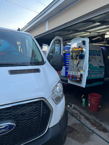 Wash N Shine Mobile Auto Detailing LLC en Cicero