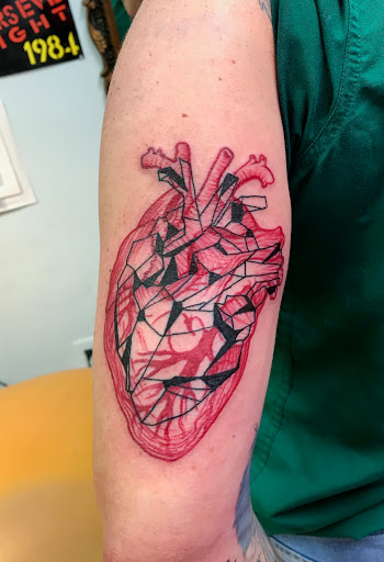 Tattoo Shop «Blue Fin Tattoos», reviews and photos, 2180 Perry Lane Rd, Brunswick, GA 31525, USA