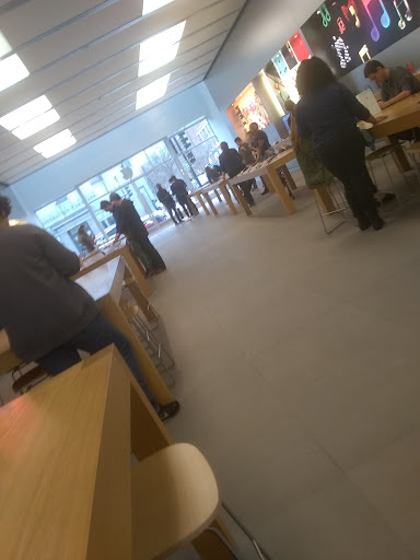 Computer Store «Apple Georgetown», reviews and photos, 1229 Wisconsin Ave NW, Washington, DC 20007, USA