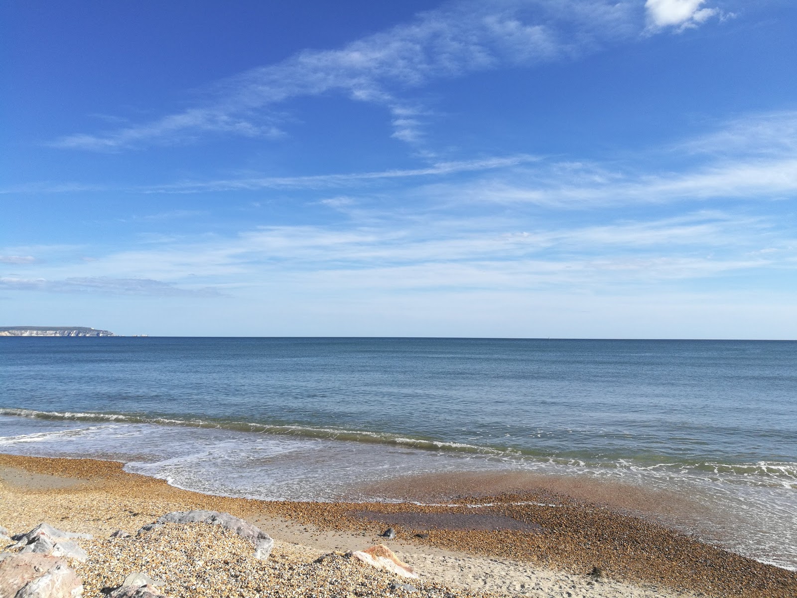 Barton-on-sea beach的照片 具有非常干净级别的清洁度