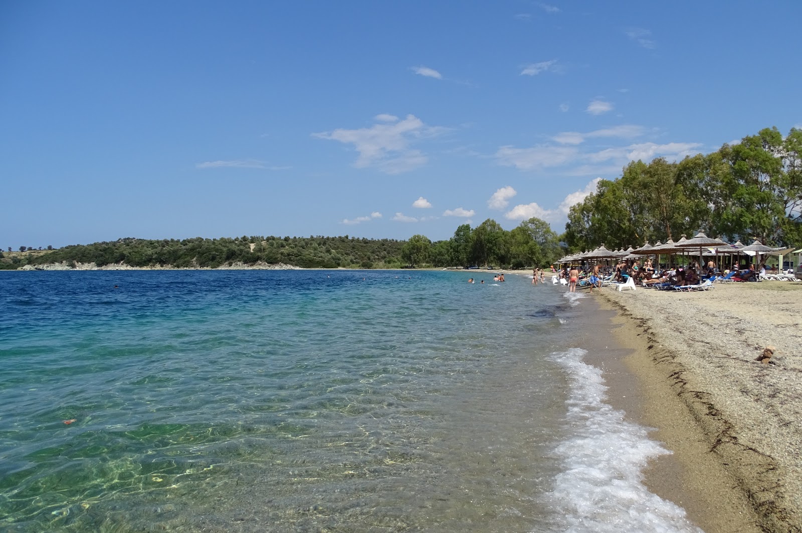 Fotografie cu Pantermos beach cu o suprafață de apa pură turcoaz