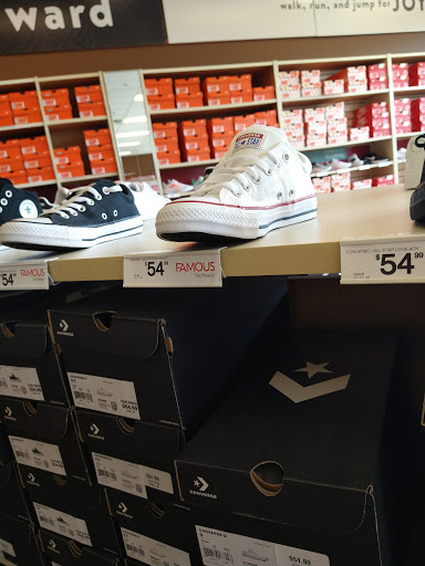 Shoe Store «Famous Footwear», reviews and photos, 1816 Hilliard Rome Rd, Hilliard, OH 43026, USA