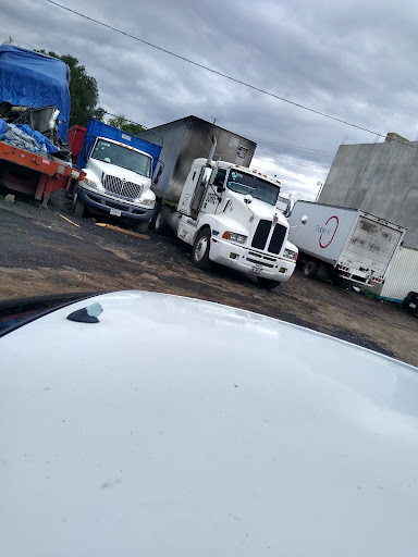 Estacionamiento Pensión El PUENTE